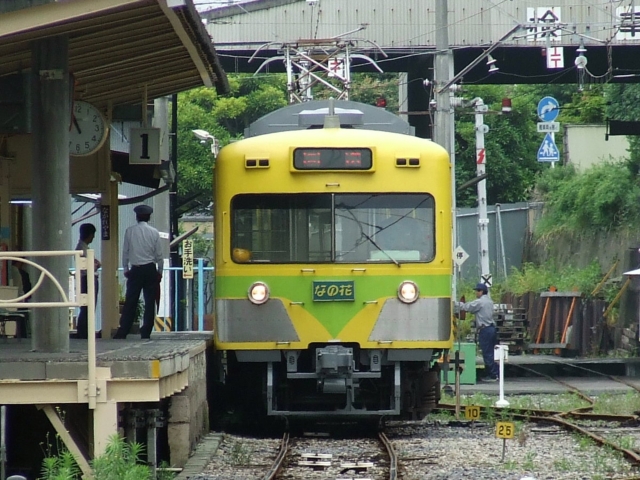 (なの花編成　流山にて)