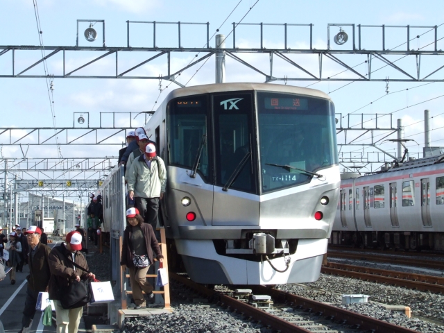 (守谷総合基地への直通列車 14F)