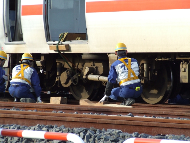(車両脱線復旧訓練 調整の後復旧)